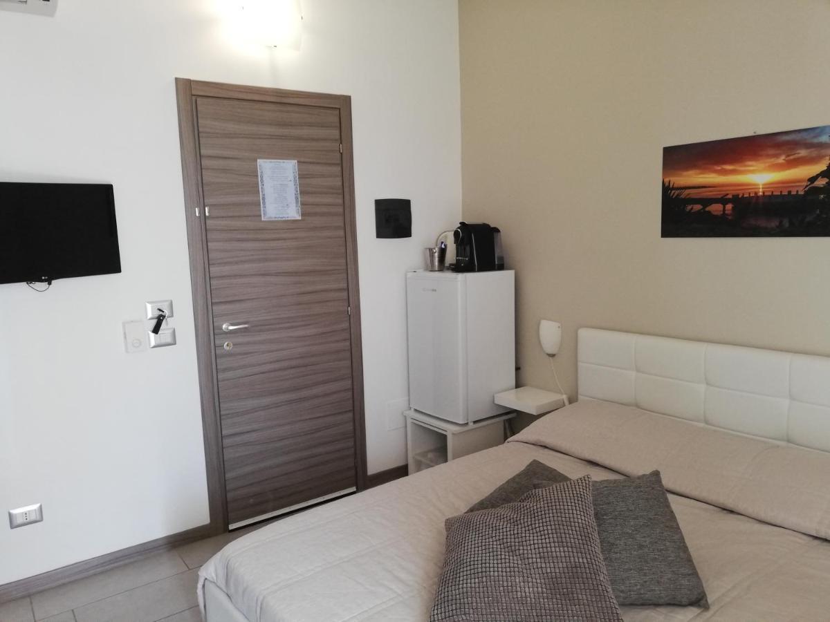 La Scogliera Bed & Breakfast Авола Екстериор снимка